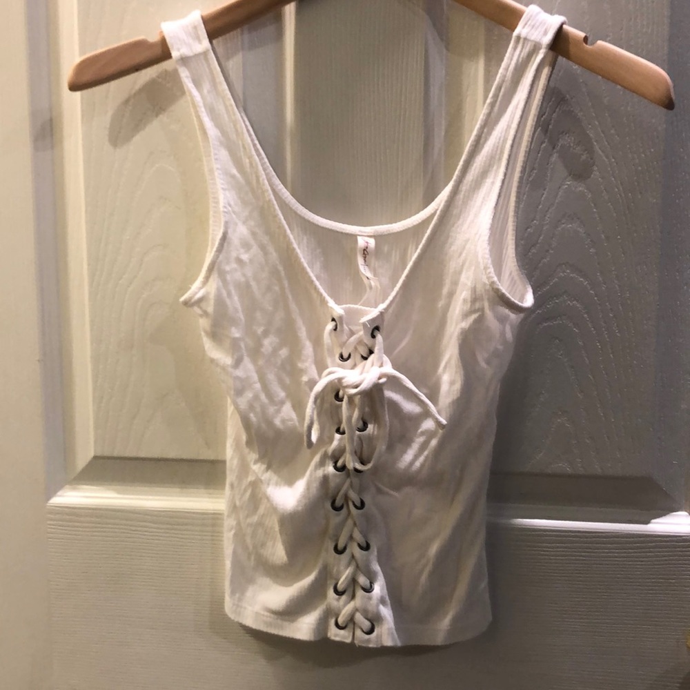 White ribbed top